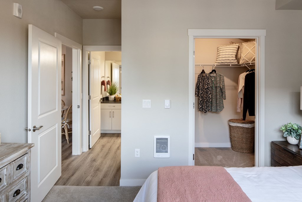 WestEndDistrict_Beaverton_OR_photos_bedroom with ensuite