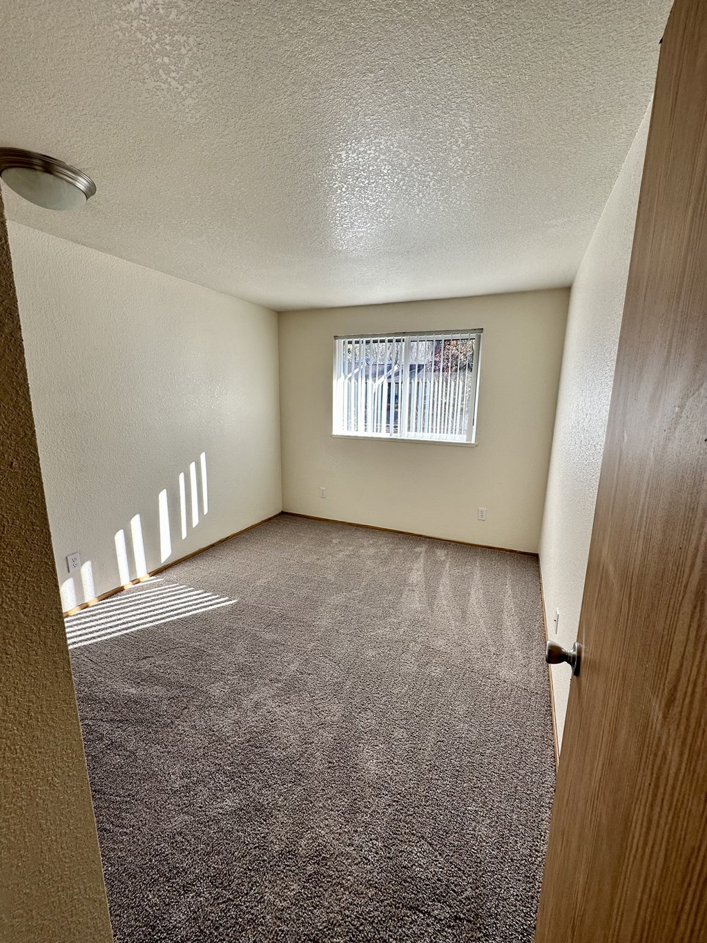 Forest Ridge Apartments bedroom with carpeting
