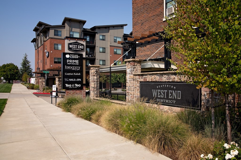 West End District Apartments in Beaverton, Oregon Exterior