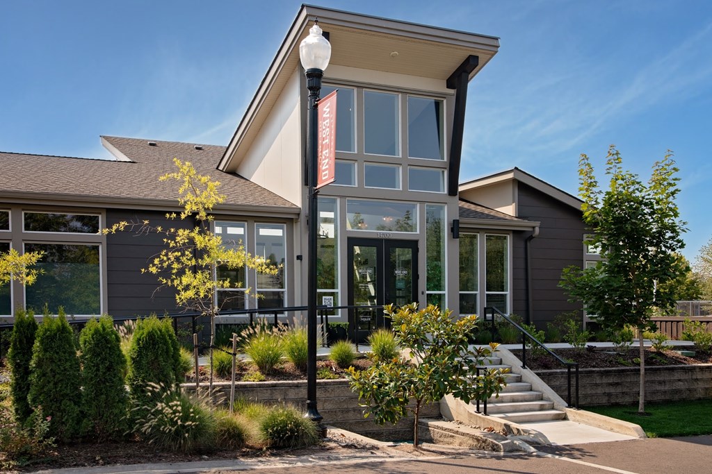 West End District Apartments in Beaverton, Oregon Exterior