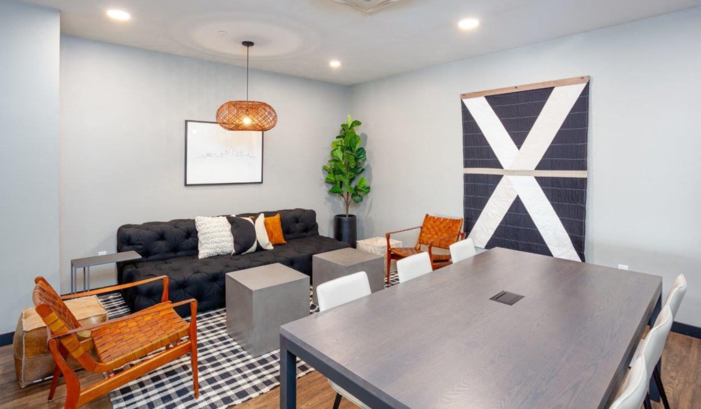 Alton Heights in Kansas City, Missouri Clubhouse Lounge