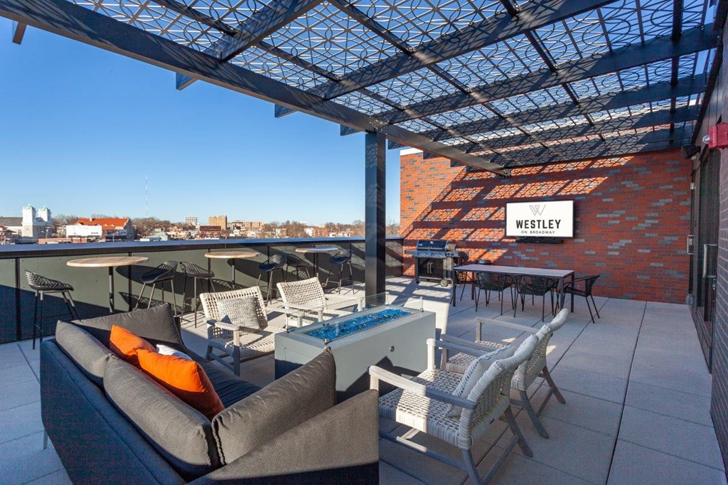 Alton Heights in Kansas City, Missouri Patio with BBQ and Fire Pit