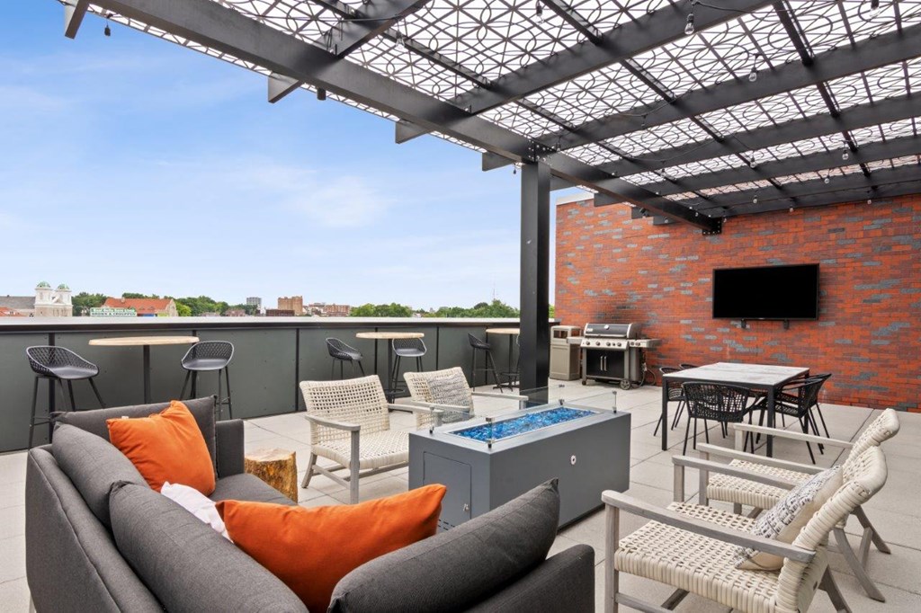 Alton Heights in Kansas City, Missouri Patio with BBQ and Fire Pit