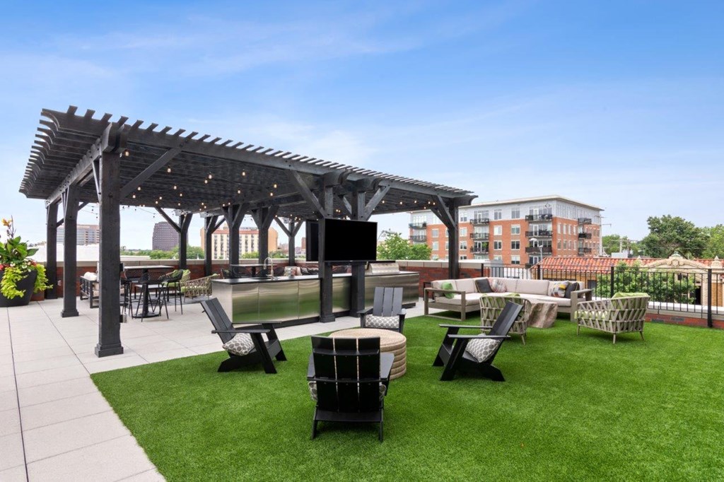 Alton Heights in Kansas City, Missouri Patio with BBQ's