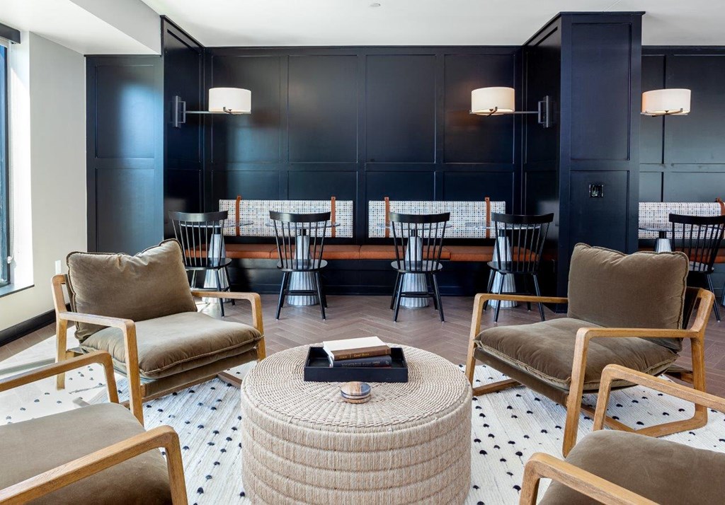 Alton Heights in Kansas City, Missouri Clubhouse Lounge