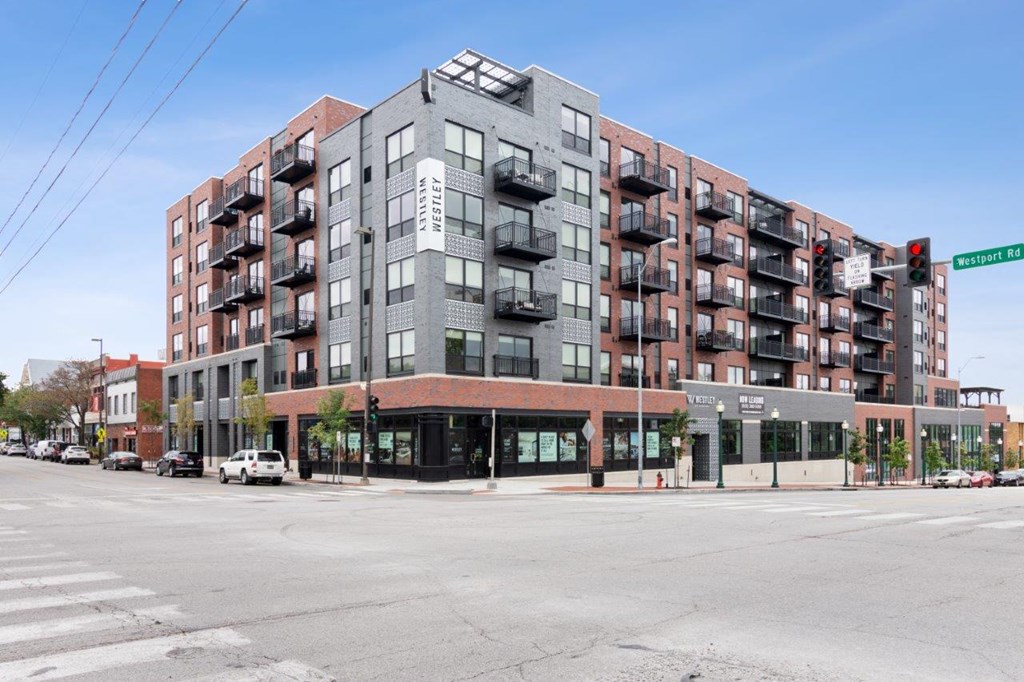 Alton Heights in Kansas City, Missouri Exterior Street View