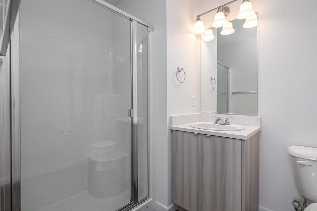 The Tides at Willow Pointe Apartments Bathroom