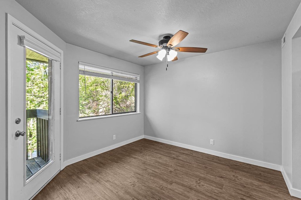 Woodbine Apartments in Boise, Idaho Dining Room with Private Patio