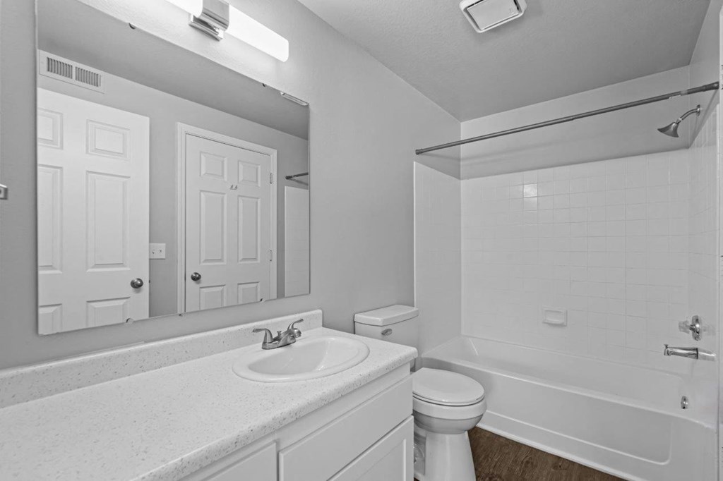Woodbine Apartments in Boise, Idaho Bathroom