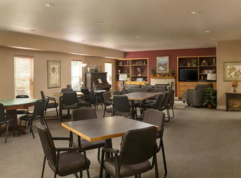 Woodbridge Apartments Clubhouse Lounge