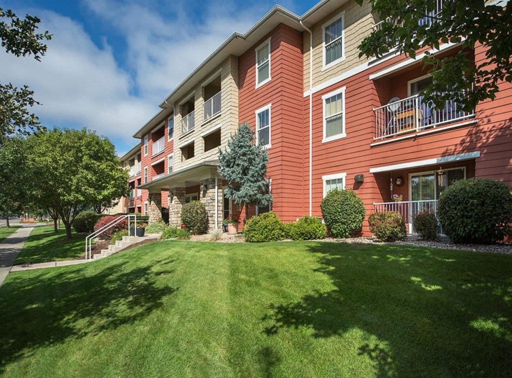 Woodbridge Apartments Exterior