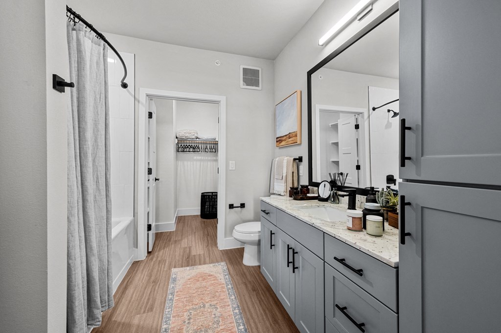 bathroom at Lenox Grand, Austin Texas