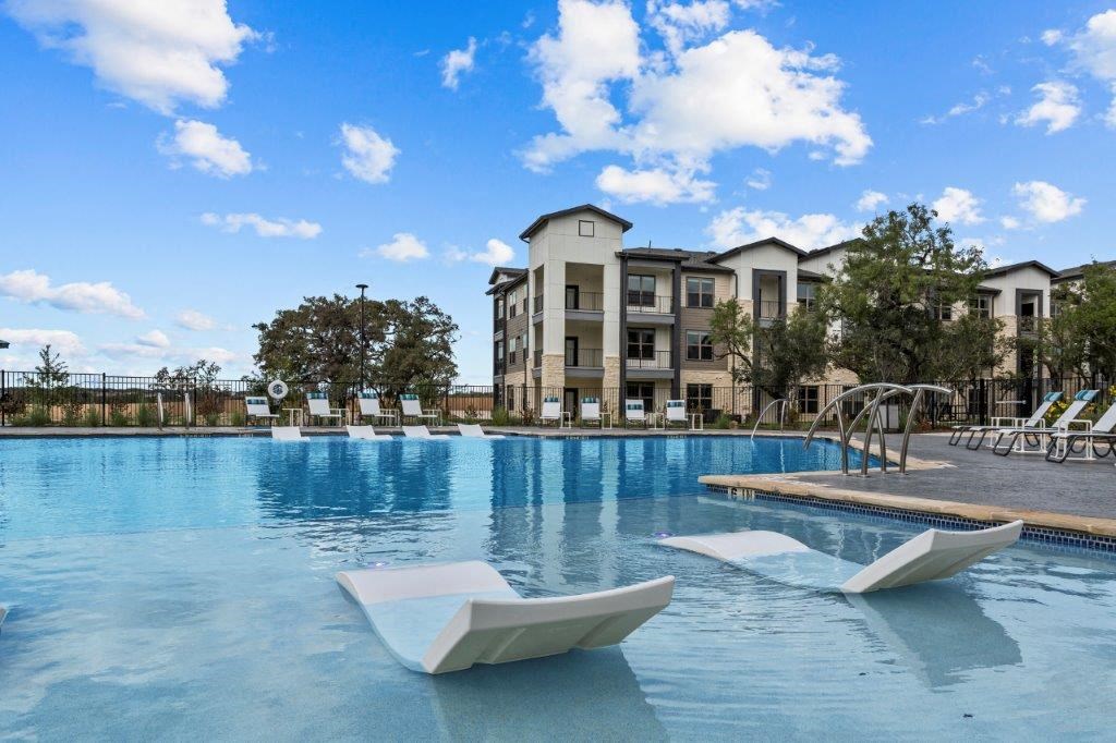 Redbird Ridge Apartments Pool Lounge area