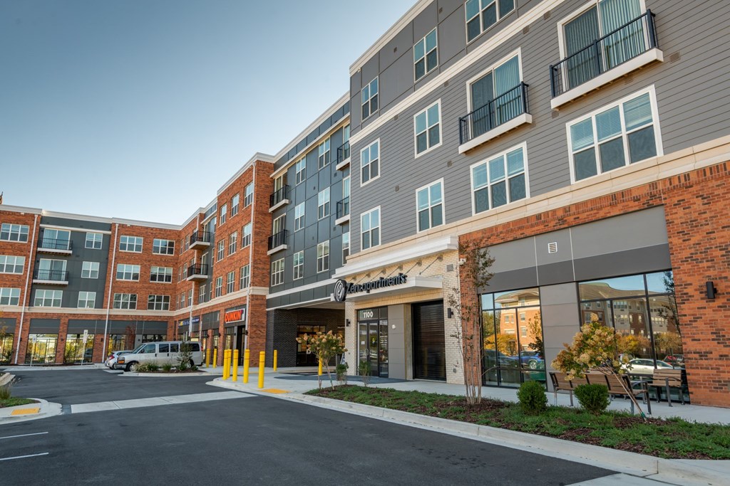 Zen Apartments Exterior and Parking