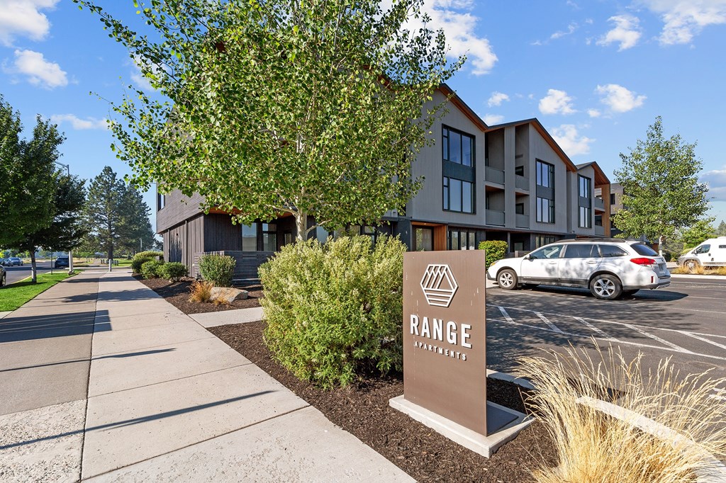 RangeApartments_Bend_OR_MonumentSign