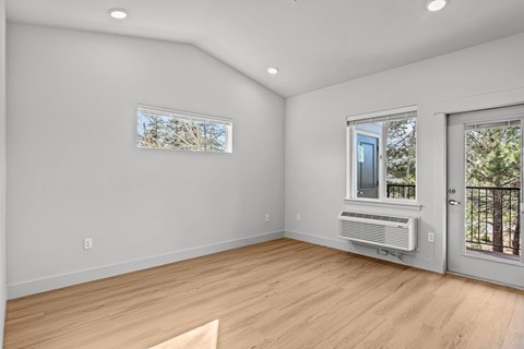 sisters_or_thegroveatsunsetmeadows_livingroom