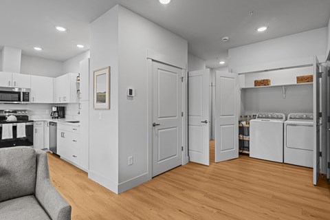 sisters_or_thegroveatsunsetmeadows_livingroom