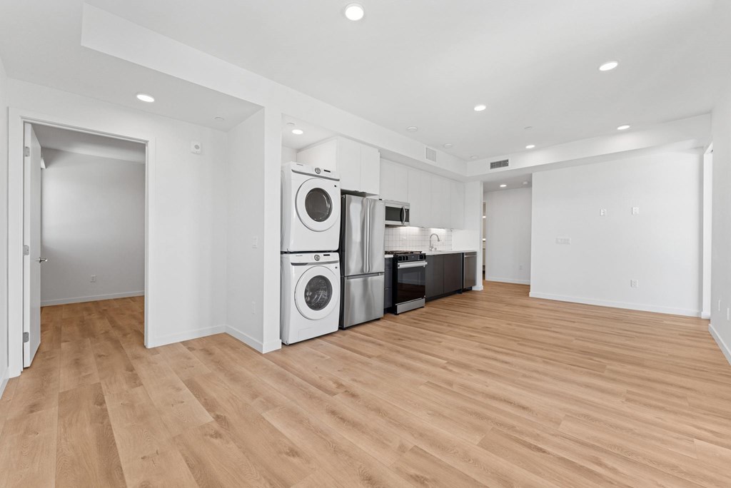 OnyxOnPark_SanDiego_CA_Vacant_2BR_B1_A laundry room with a washer and dryer.