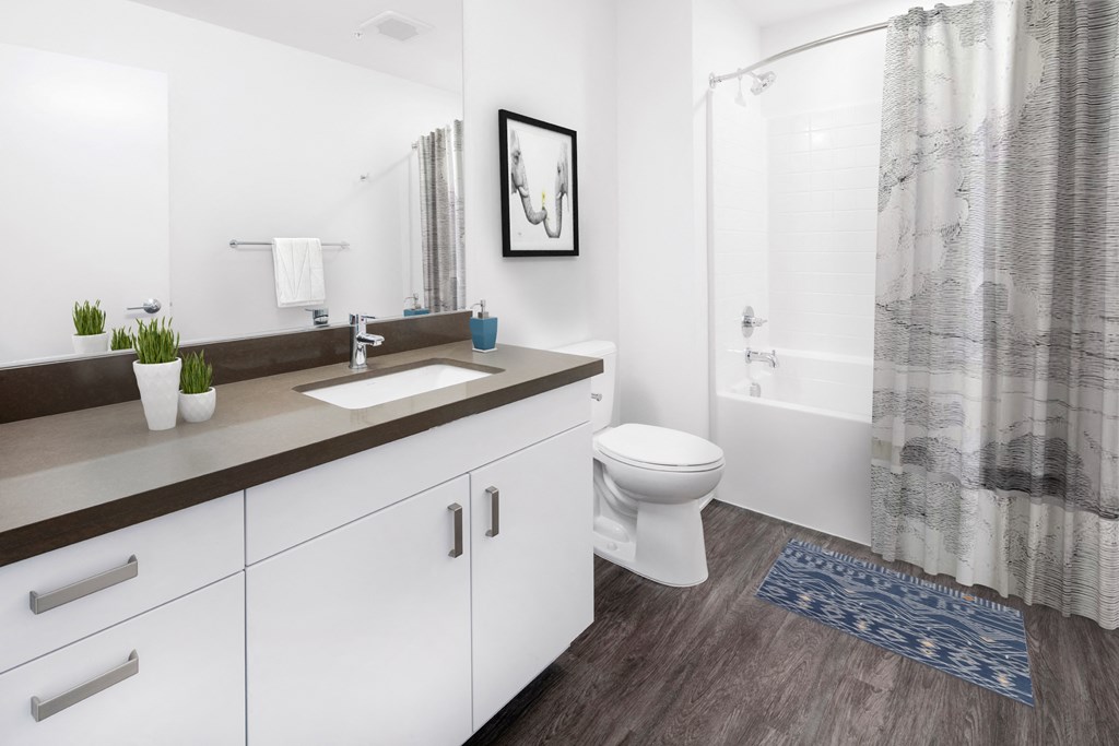 ArcCentral_Beaverton_OR_Interior_Bathroom