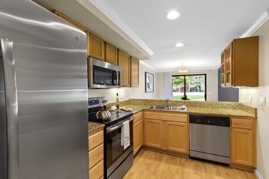 Yarrowood Highlands kitchen with dishwasher