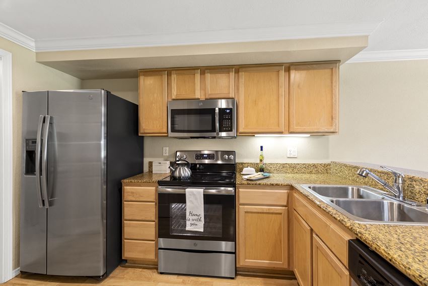 Yarrowood Highlands kitchen Yarrowood Highlands kitchen with fridge and stove