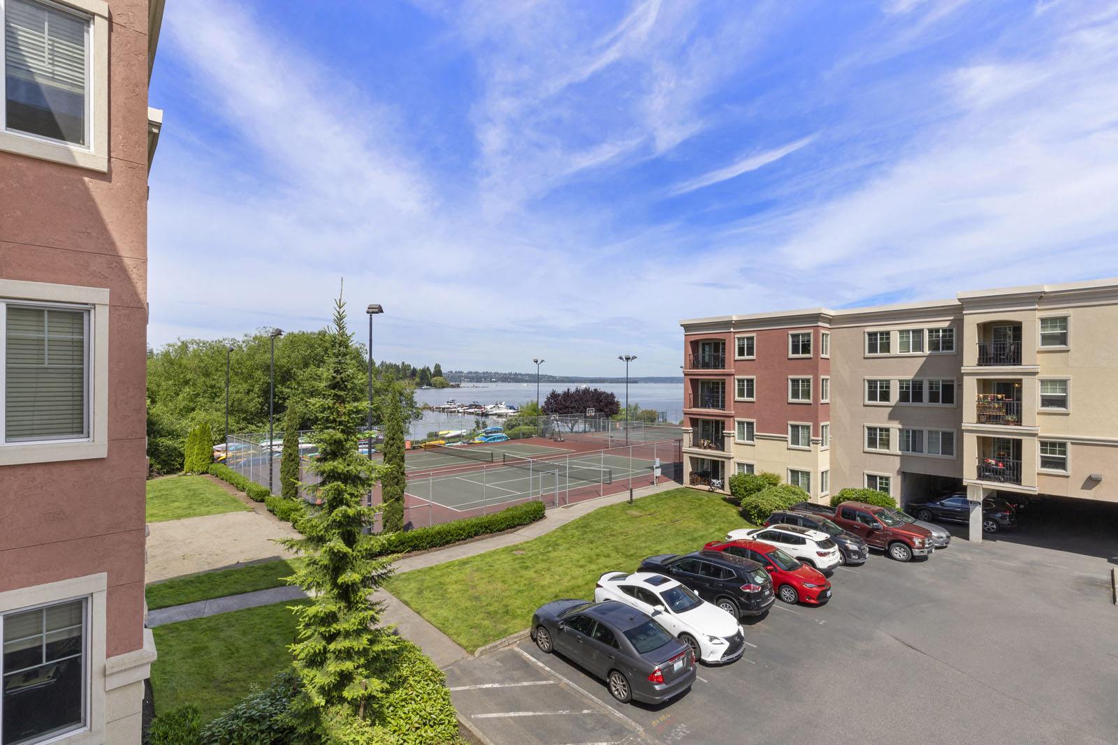 Villaggio on Yarrow Bay Apartments in Kirkland, WA