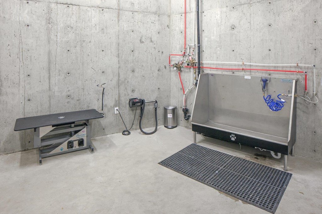 Boathouse Apartments Dog Washing Station