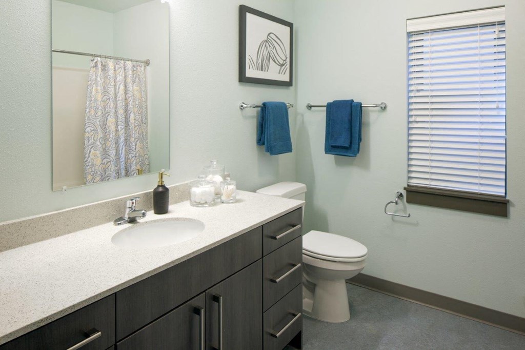 Boathouse Apartments Bathroom