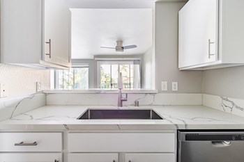 Aspire Apartments at Mountlake Terrace Kitchen - Photo Gallery 6