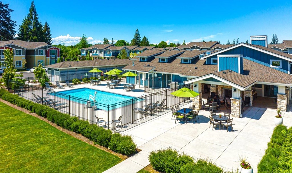 EvergreenVillageDeltaRidge_Eugene_OR_Ext_Amenity_Pool_4