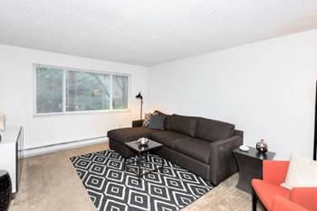 Fox Pointe Apartments Model Living Room - Photo Gallery 10