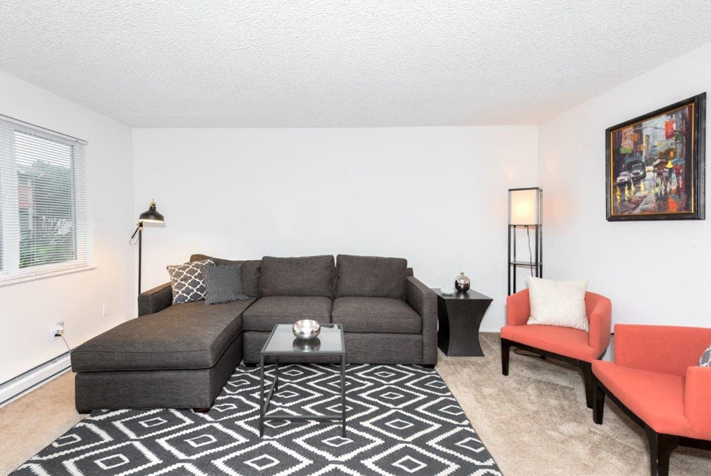 Fox Pointe Apartments Model Living Room