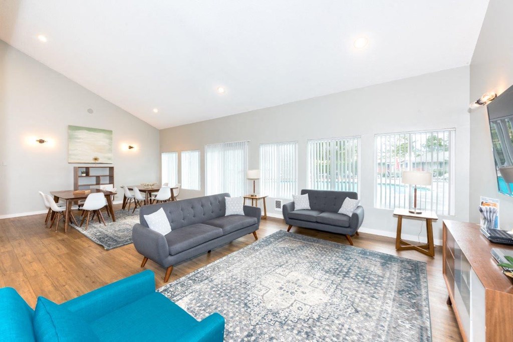 Fox Pointe Apartments Clubhouse Seating Area