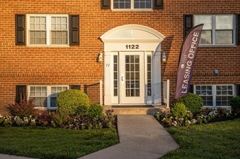 1123 Chesapeake Drive 1-3 Beds Apartment for Rent - Photo Gallery 5