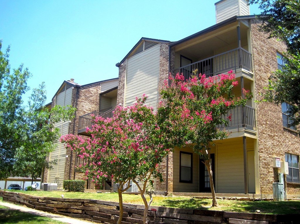 Harper Apartments Exterior