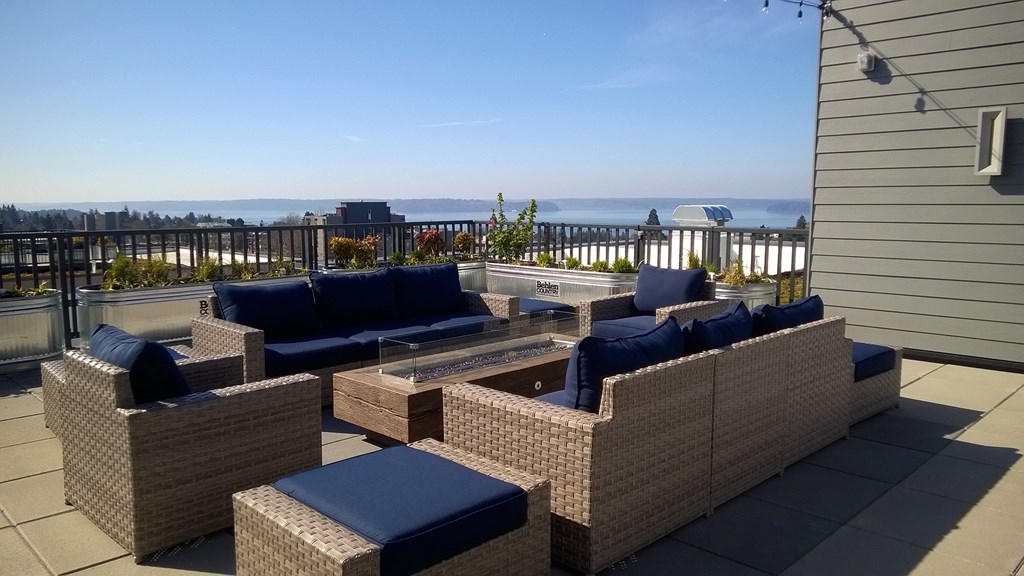 Junction Flats & Landing Apartments Exterior Rooftop Deck