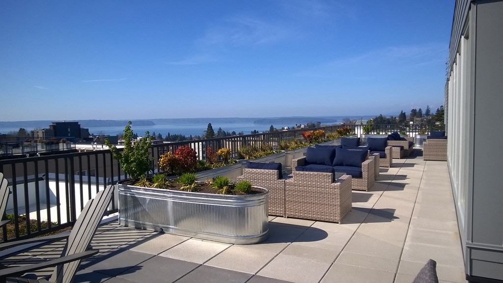 Junction Flats & Landing Apartments Exterior Rooftop Deck