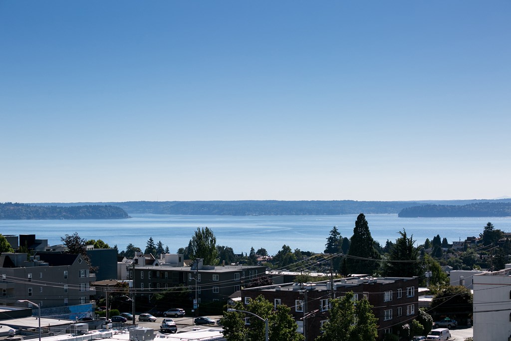 Junction Flats & Landing Apartments Exterior Rooftop Deck