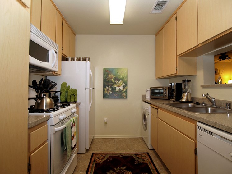 Cypress Villas Apartments Kitchen and Appliances