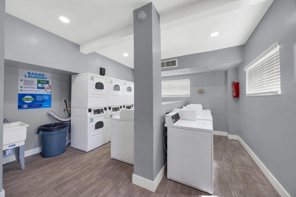 A laundry room with a washer and dryer.