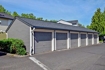Meadow Brook Place Garages - Photo Gallery 9