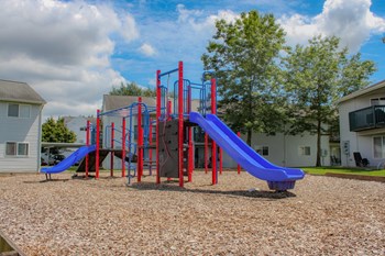 Meadow Brook Place Playground - Photo Gallery 7