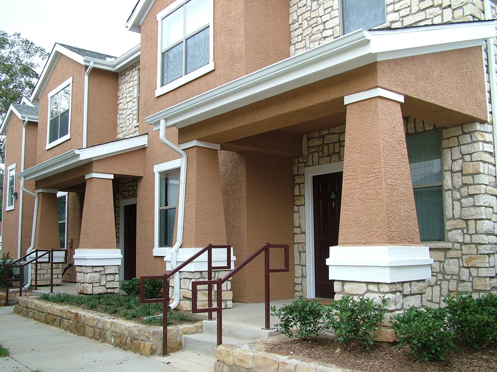 Rosemont at Meadow Lane Apartments Exterior Building
