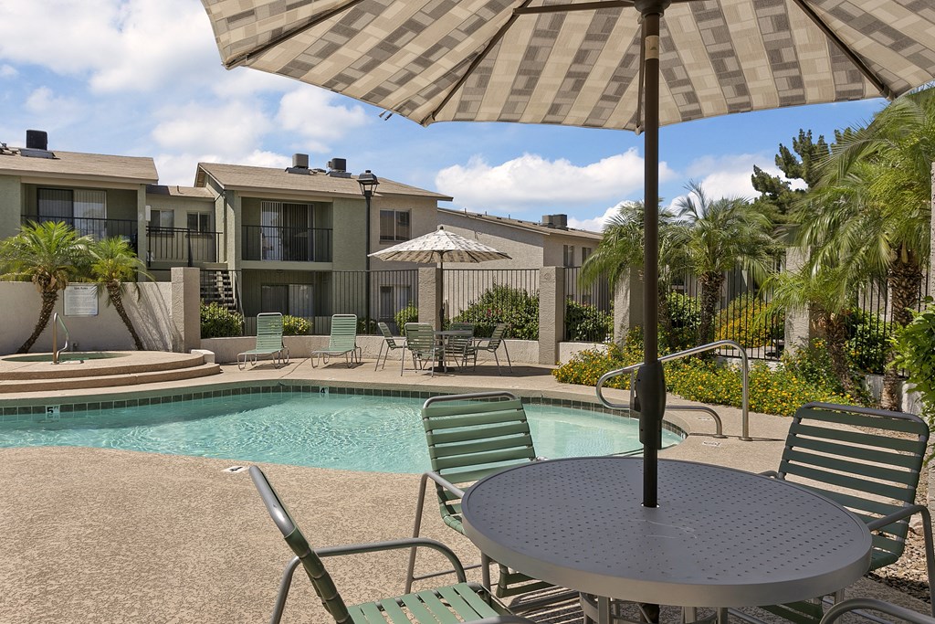 Palm Crest at Station 40 pool