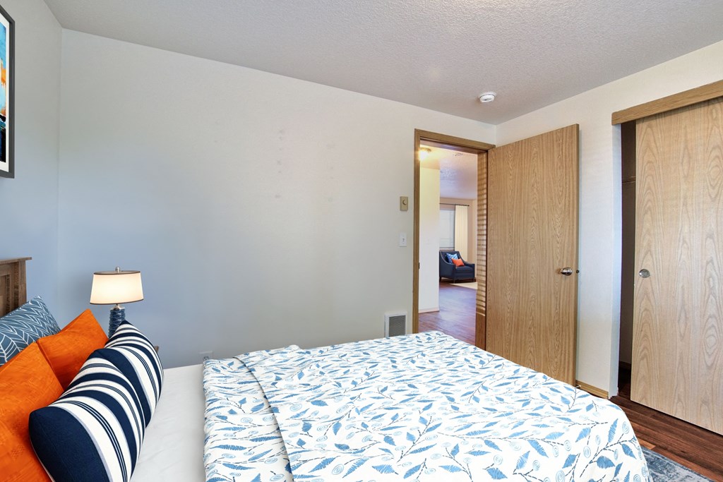 Parc East Apartments Staged bedroom