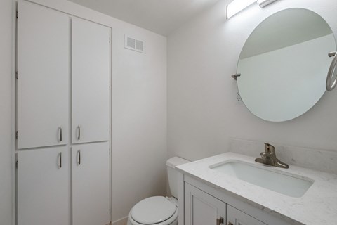 PattersonTower_Eugene_OR_Bathroom