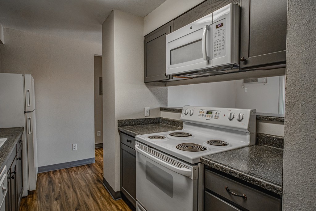 Philippi Plaza Apartments kitchen