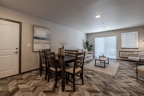 living and dining area with modern furnishings at Pioneer Apartments, Cashmere, WA 98815