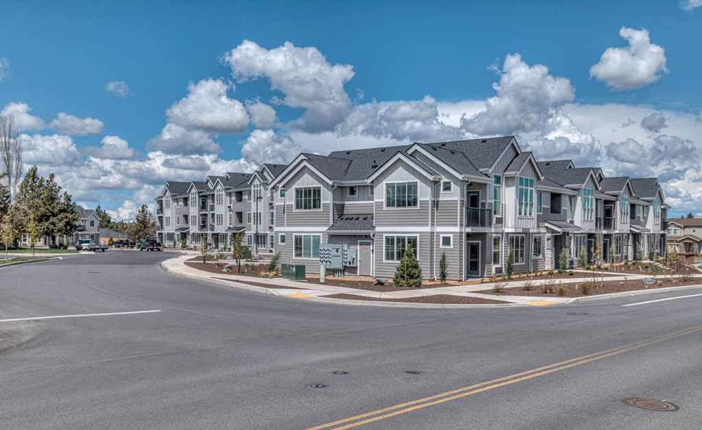 Red Hawk Apartments Exterior Buildings