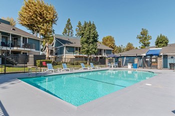 Veranda Riverside Apartments Pool Area Veranda Riverside Apartments Pool Area - Photo Gallery 6